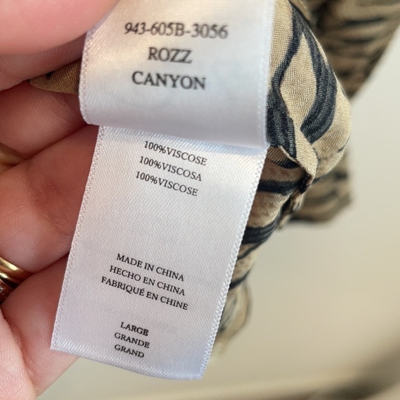 Rails Rozz Animal print black gold Satin blouse L NWT - Picture 9 of 10